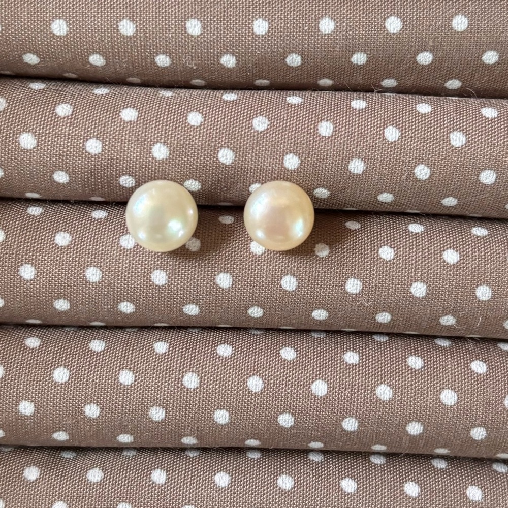 Elegant Pearl Stud Earrings